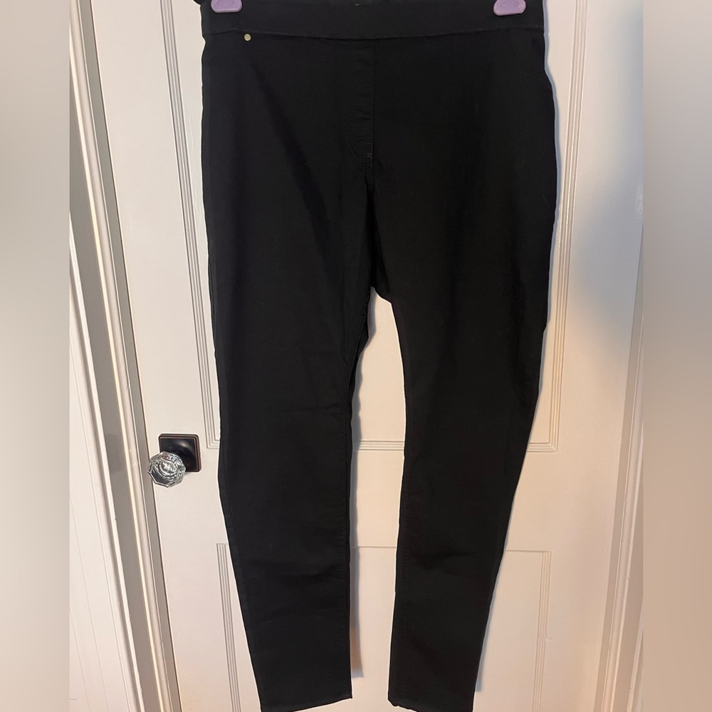 #65 EUC H&M Skinny Leg Pull On Pant Size 24